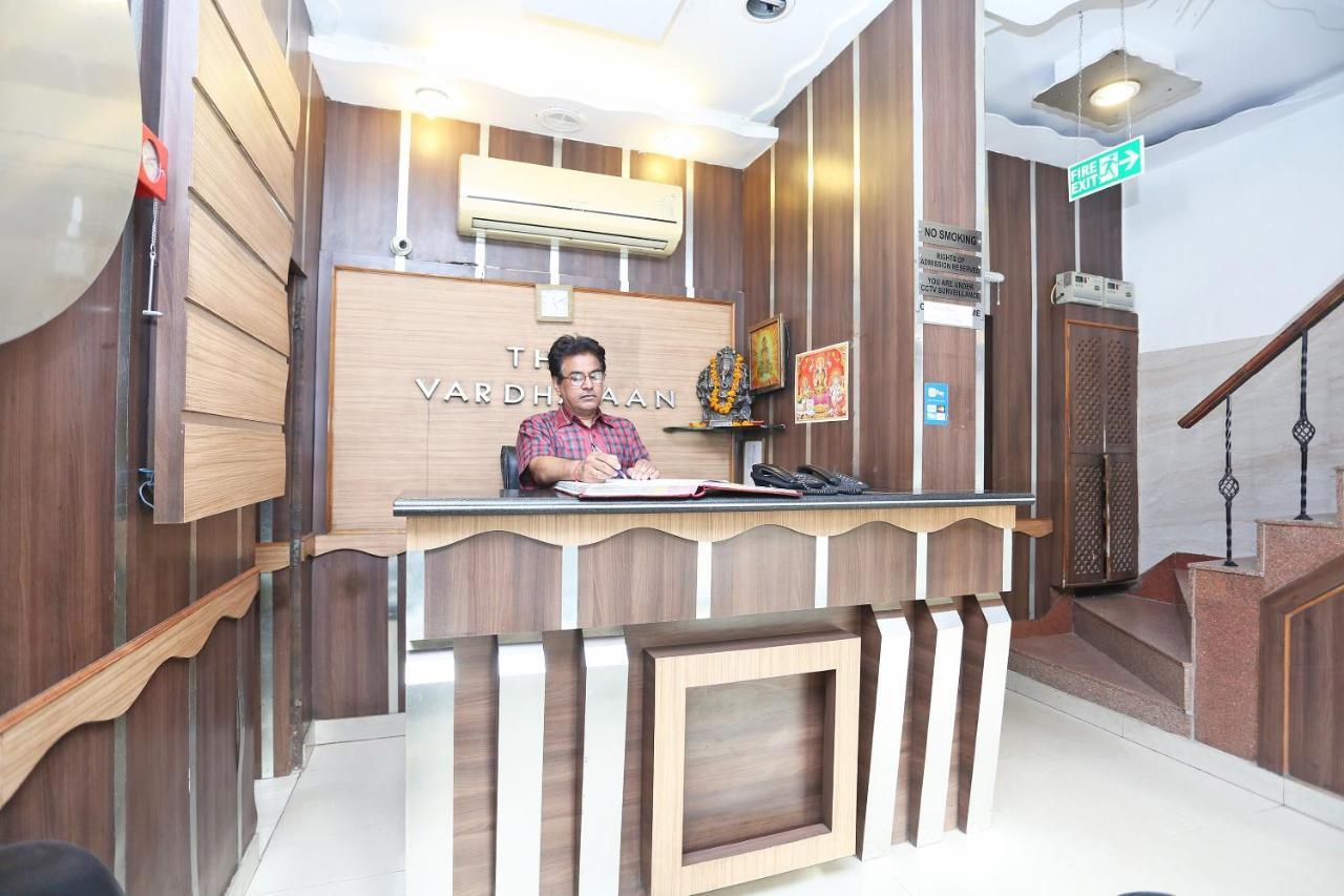 Oyo 8188 Vardhmaan Inn Delhi  Dış mekan fotoğraf