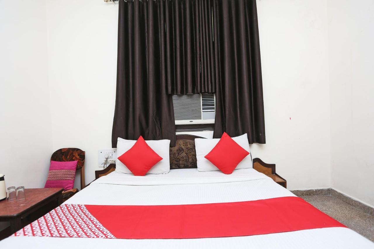 Oyo 8188 Vardhmaan Inn Delhi  Dış mekan fotoğraf