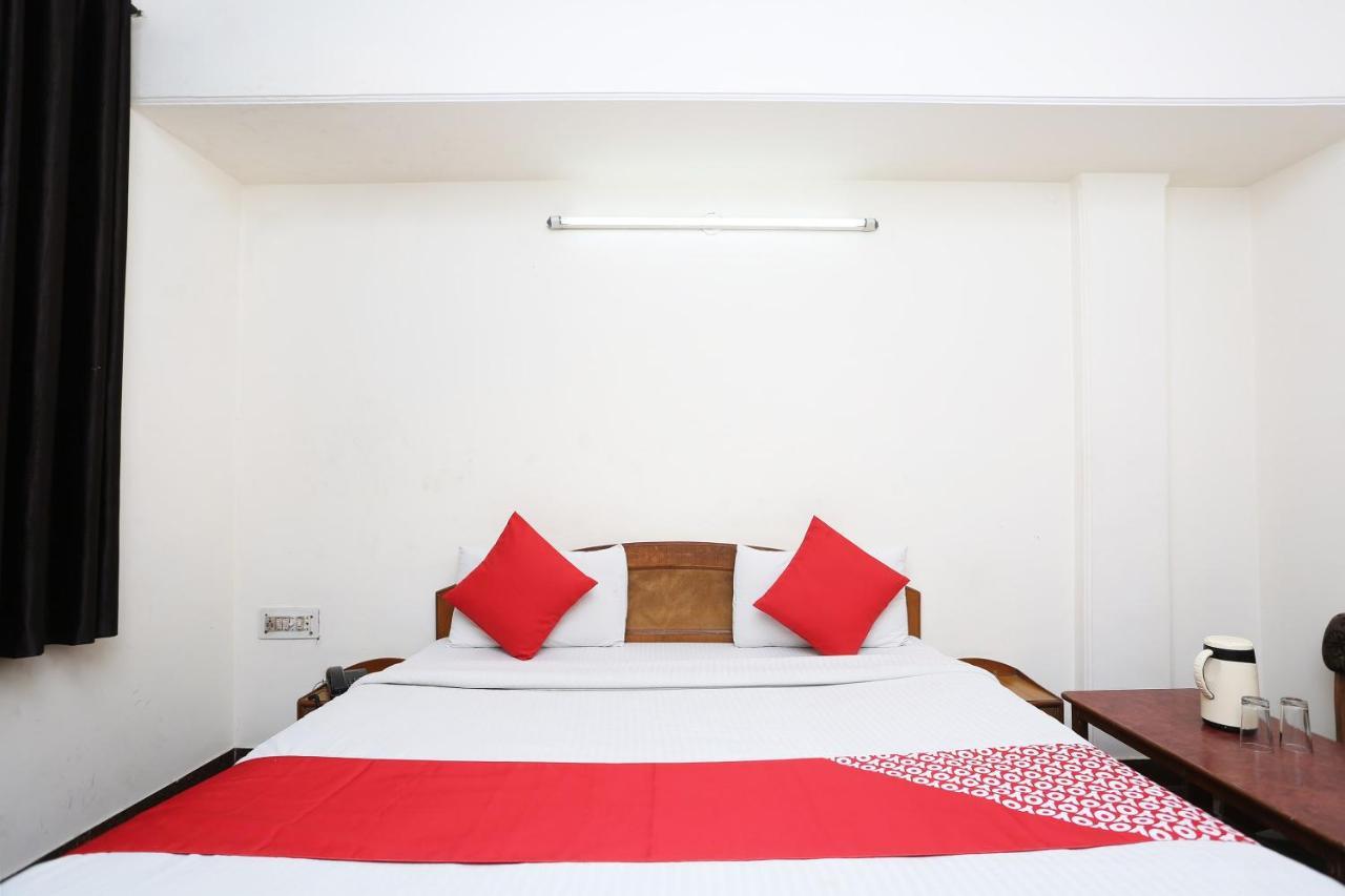 Oyo 8188 Vardhmaan Inn Delhi  Dış mekan fotoğraf