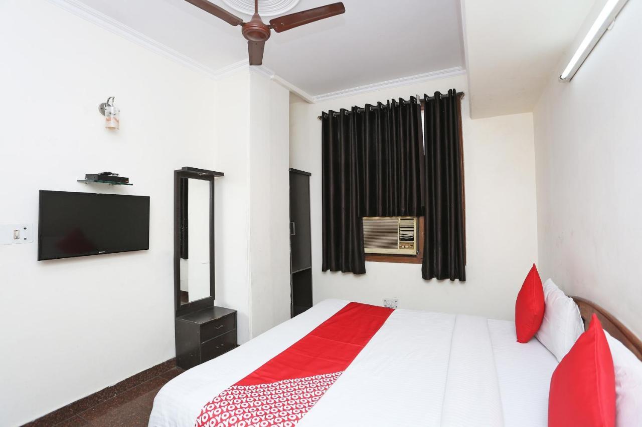 Oyo 8188 Vardhmaan Inn Delhi  Dış mekan fotoğraf